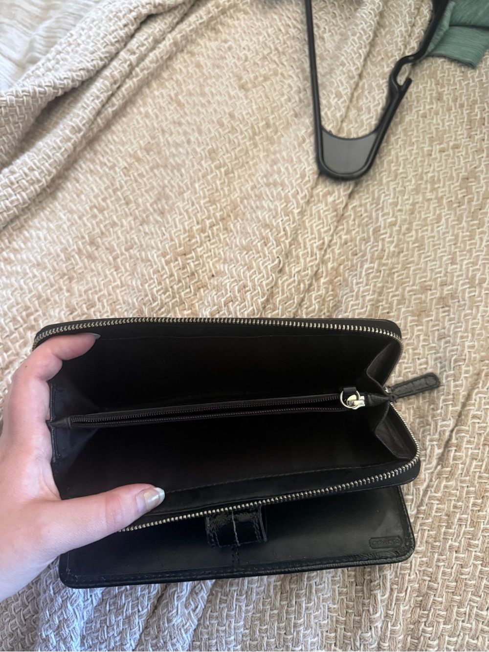 Vintage Coach Signature Canvas Zip Wallet in Black - Picture 4 of 5